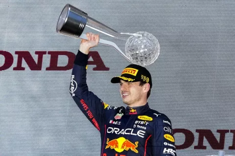 Max Verstappen revalidó el título de campeón mundial de  la Fórmula Uno (F1)