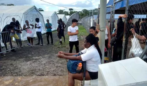 $260 es lo que tiene que pagar un migrante venezolano por un vuelo para regresar a su país