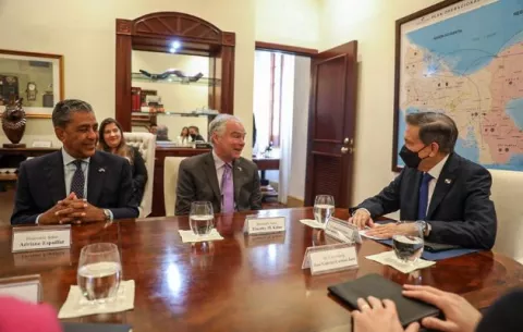 Laurentino Cortizo solicita apoyo a Estados Unidos para atender flujo migratorio irregular
