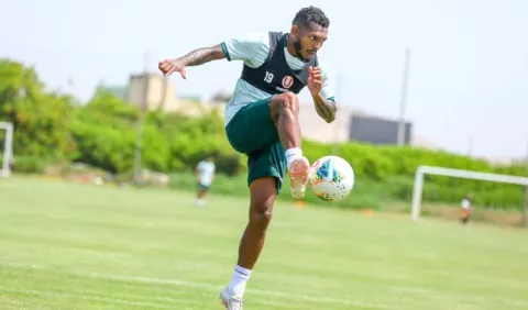 Alberto 'Negrito' Quintero se nacionaliza peruano