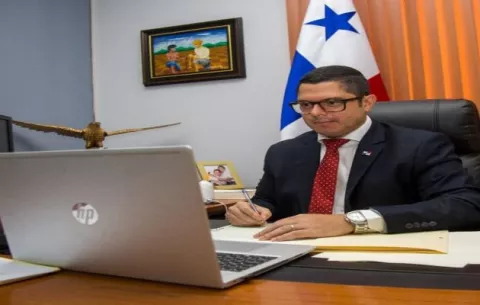 Laurentino Cortizo designa a Roger Tejada como nuevo ministro de Gobierno