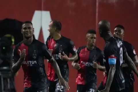 Sporting clasifica a semifinales y enfrentará al CAI;  Árabe Unido a Universitario de Coclé