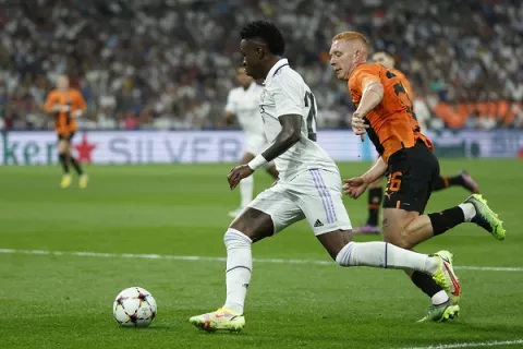 Real Madrid gana con lo justo;  PSG  cede terreno ante Benfica en Champions