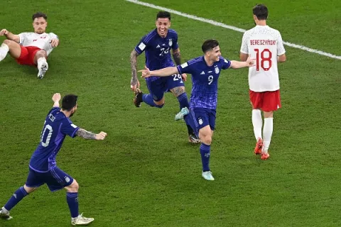 Argentina cumple ante Polonia; México gana, pero queda fuera del Mundial