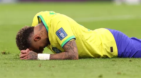Neymar, el más castigado del Mundial  y se perderá dos juegos