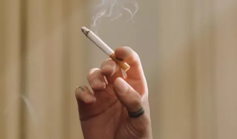 ¿Cigarros electrónicos o tradicionales? Ambos dañan la salud cardiovascular