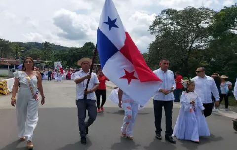Chiriquí, Colón y La Chorrera celebran por todo lo alto el 10 de noviembre