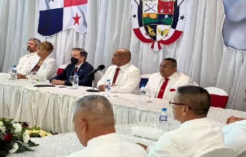 Laurentino Cortizo descarta cambios en su gabinete y habla de inundaciones en Colón