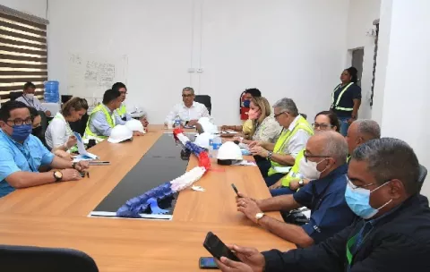 Ministro de salud pide una mesa técnica para acelerar los trabajos del nuevo hospital de Colón que tiene un avance del 26%