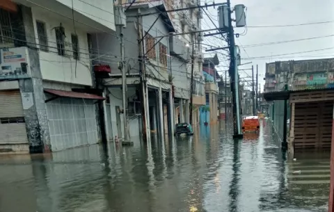 Se vuelve a inundar la ciudad de Colón