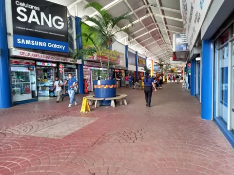 Panameños realizan más compras en los centros comerciales, pero gastan menos que antes