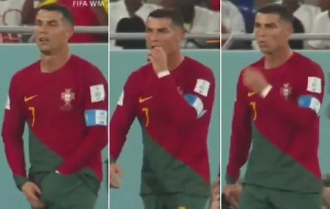 Cristiano Ronaldo busca algo en sus calzones y luego se lo come: ¿Qué era?