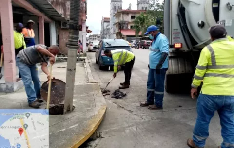 Limpian sistema de drenajes en la ciudad de Colón para evitar más inundaciones 