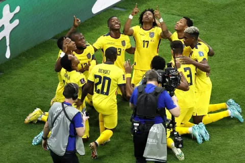 Enner Valencia  imparte una lección de fútbol a Catar en partido inaugural del Mundial 2022