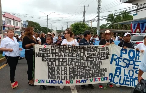 Medidas de protestas de administrativos de la CSS en Veraguas podrían aumentar