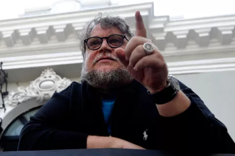 Guillermo del Toro se ofrece a pagar estatuillas ante crisis de premios Ariel