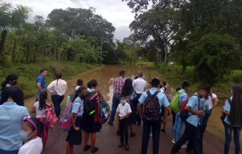 Incesantes lluvias provocan inundaciones en comunidades del distro de Mariato en Veraguas