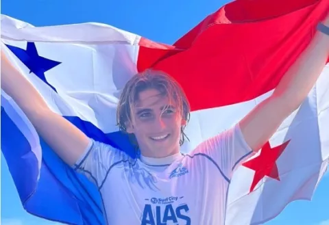 Panameño Kai Gale Grani se corona campeón continental de surf