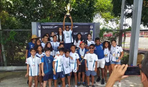La Salle 2000 con título provincial de Panamá en natación