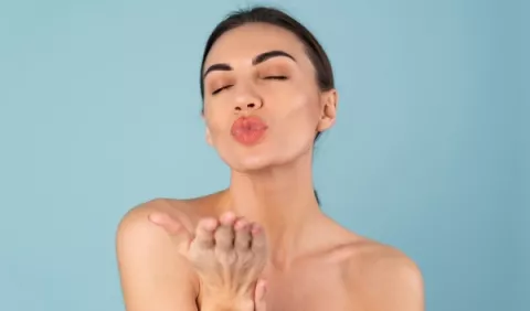 Labios, la zona olvida en la rutina facial