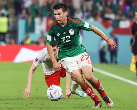 ‘Chucky’ Lozano y Alexis Vega, los puñales de México ante Argentina