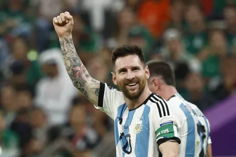 Messi resuelve el lío y Argentina sigue con vida