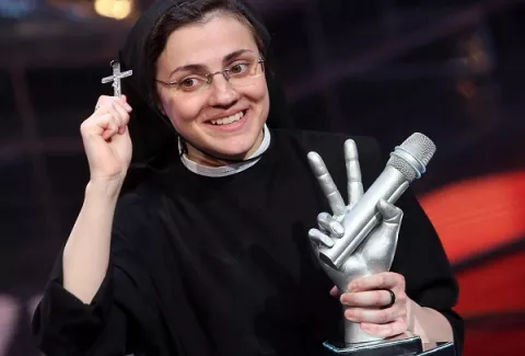 La monja que ganó 'La Voz' en Italia cuelga los hábitos y vive en España