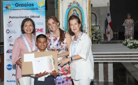 Ganadores del Concurso Pictórico, de Oratoria y Dramatización, organizado por las Damas Guadalupanas