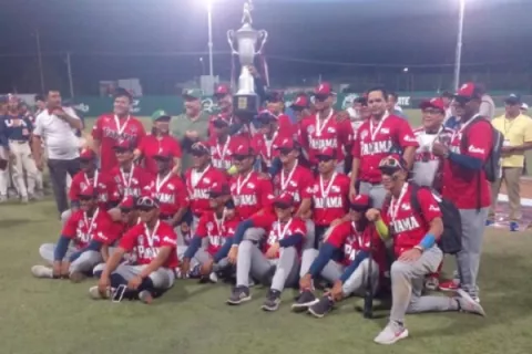 Panamá se queda con  la plata en el Premundial U18 de Béisbol
