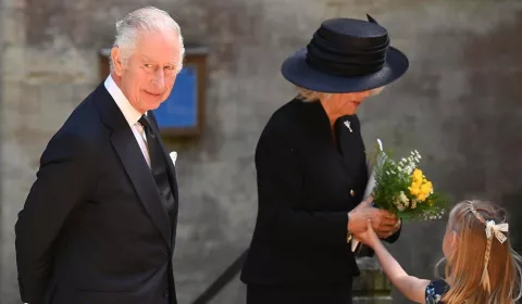 Carlos III: Dimite asistente del rey por comentarios racistas