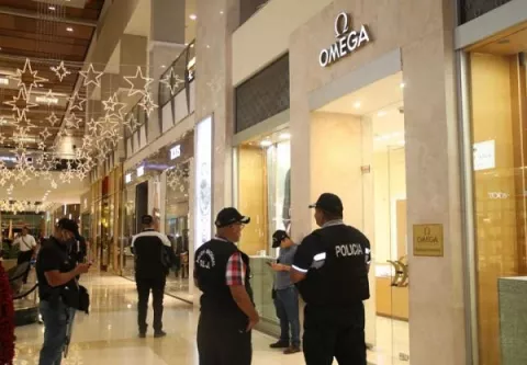 Otro robo a joyería; delincuentes se llevan relojes de alta gama 