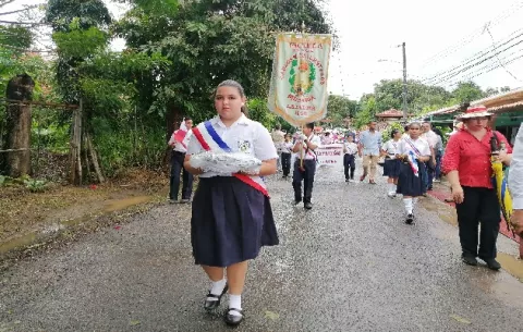 Con un desfile cívico, El Sesteadero celebró sus 103 años de fundación 