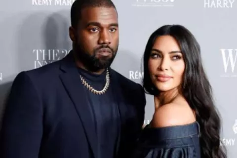'Ye' mostraba fotos y videos explícitos de Kim Kardashian en reuniones de trabajo