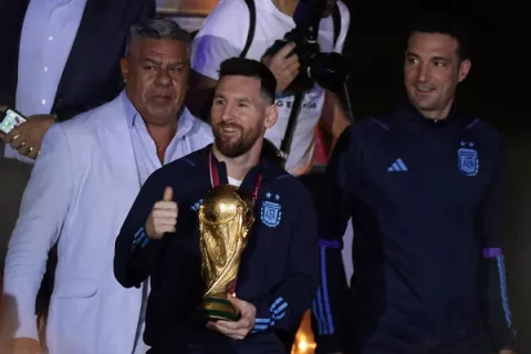 La 'Scaloneta' llega a casa con la Copa del Mundo
