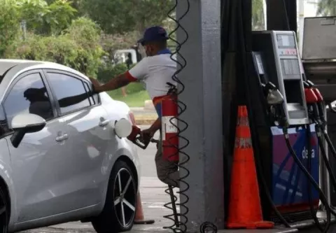 ATTT: Subsidio a la gasolina sigue sin topes ni controles