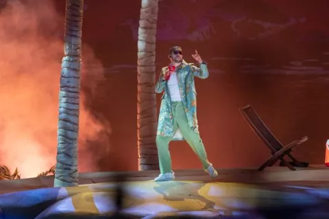 Bad Bunny despide su 'tour más caliente' en el Azteca