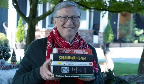 Bill Gates publicó los libros para leer en esta época del año