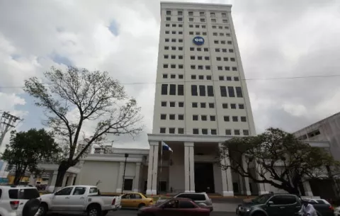 Moody's otorga calificación de depósitos Baa2 a la Caja de Ahorros   