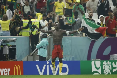 Brasil cae ante Camerún, pero avanza;  Serbia se enfrentará a Portugal en octavos de final
