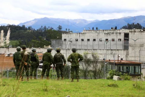 Asesinan al director de cárcel de Ecuador intervenida tras masacres de presos