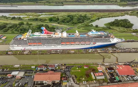 Carnival cuestiona monopolio en el suministro de combustible a buques que arriben a Panamá