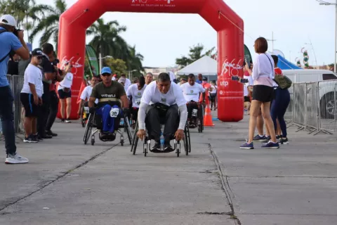 Más de 2,000 personas en Carrera por La Amistad