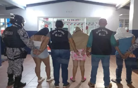 Mantienen detención preventiva para tres personas por secuestro de menor