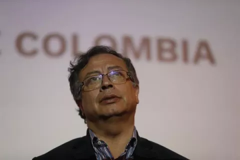 Suben a 27 los muertos tras deslizamiento de tierra en Colombia