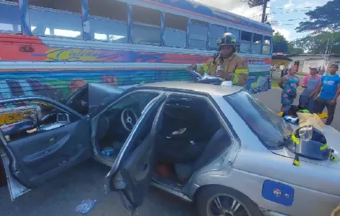 Accidente de tránsito deja tres lesionados en Colón