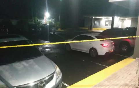 Sicarios matan a un hombre en un hospital privado en Colón