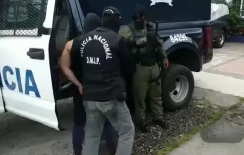 Cae exfuncionaria de la cárcel de David por hurto de cables