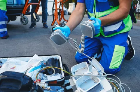 Veto parcial a proyecto de acceso público a desfibriladores