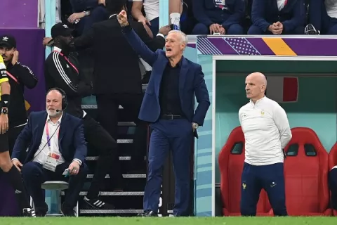 Deschamps, segundo entrenador con más victorias en Mundiales