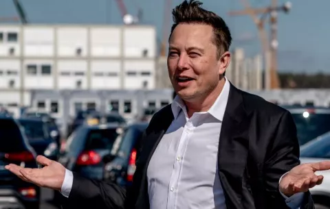 Elon Musk: ¿Debo seguir a la cabeza de Twitter?